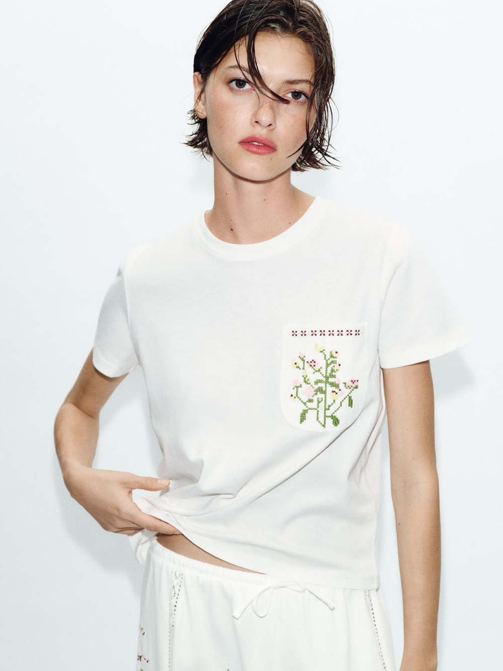 Zara White Short Sleeve Tee with Embroidered Floral Pocket